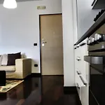 Fara 8 باري